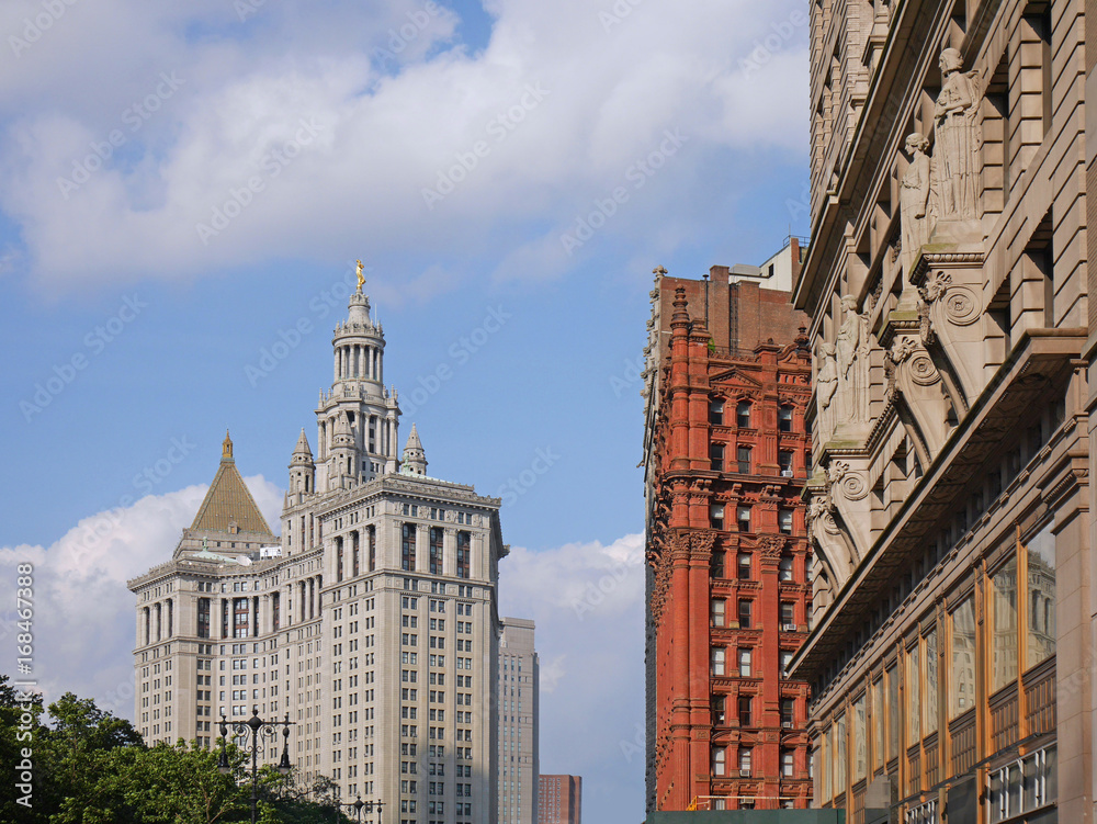 Fototapeta premium Manhattan City Hall and ornate old office buildings