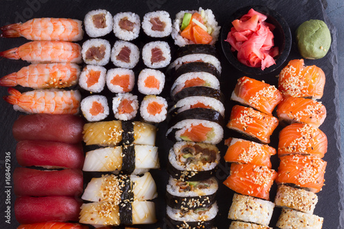 Photo Japanese sushi big set pattern, top view