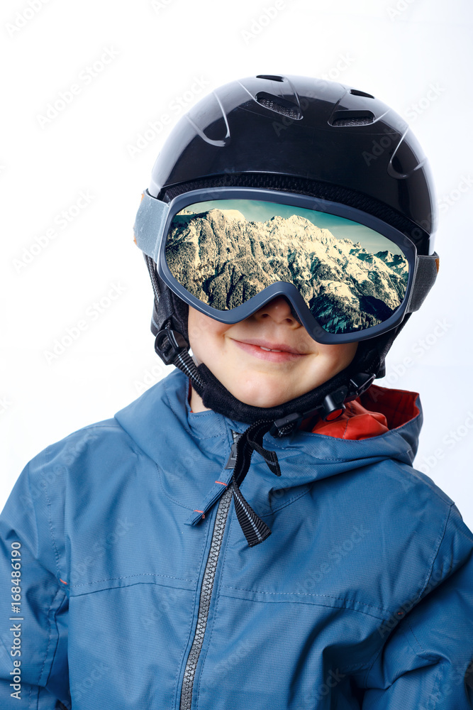 Kind mit Skihelm und Skibrille Stock Photo | Adobe Stock