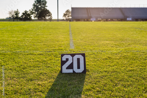 Φωτογραφία twenty yard line marker and the twenty yard line