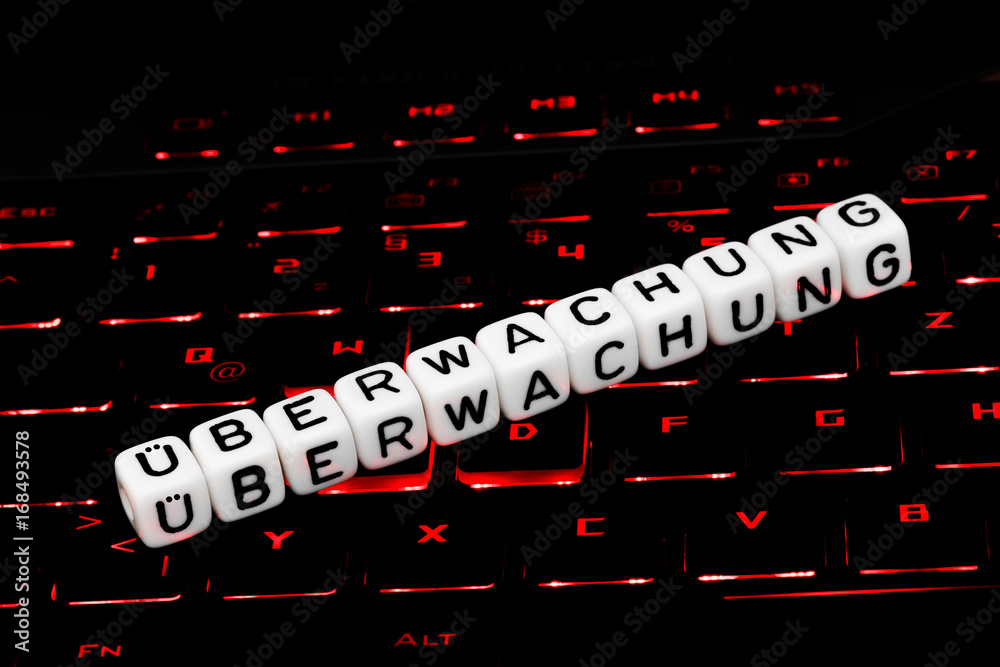 Überwachung Buchstabensymbol auf Tastatur