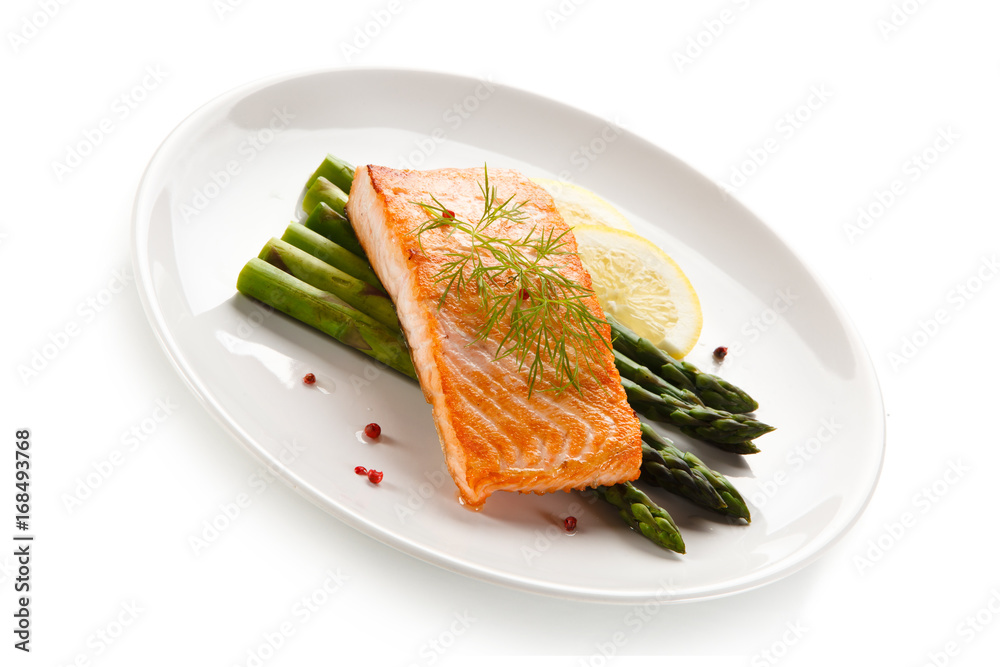 Grilled salmon and asparagus