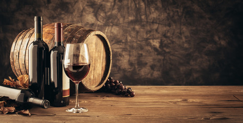 Foto auf Leinwand Küche Traditionelle Weinbereitung und Weinprobe  © stokkete