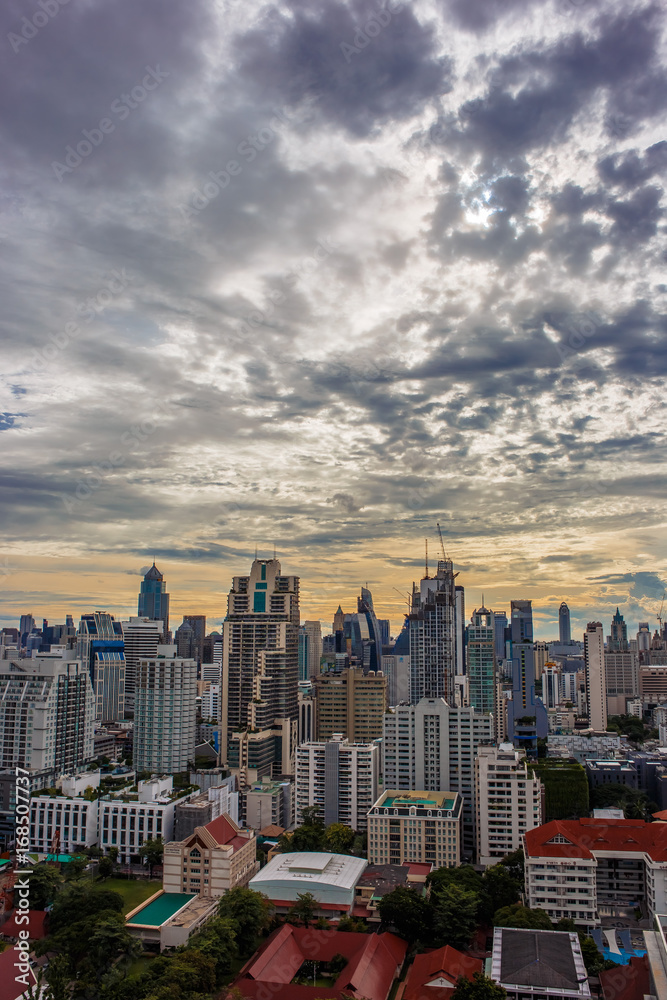 Fototapeta premium 夕焼け、都市、ビル風景