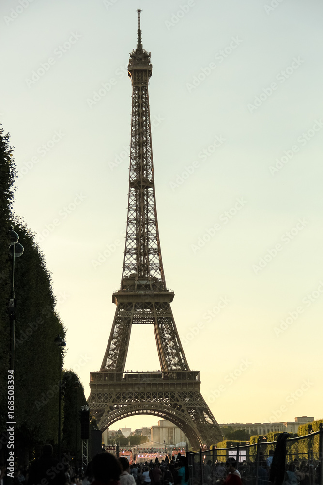 Obraz premium Eiffel Tower, view from the Fields of Mars at dusk, Paris, France