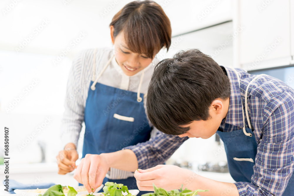 カップル・料理・飾り付け(盛り付け) カップル・料理・飾り付け(盛り付け)