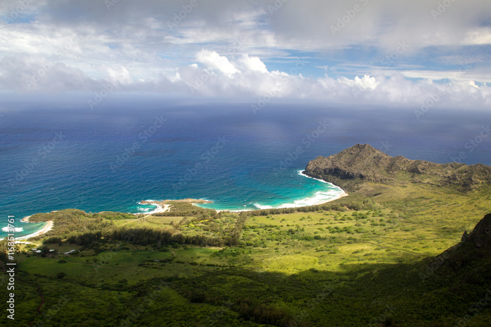 Luftaufnahme der Ostküste von Kauai, Hawaii, USA ind er Nähe von Lihue.