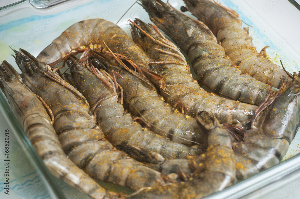 préparation de gambas avec des épices préparation de gambas avec des épices