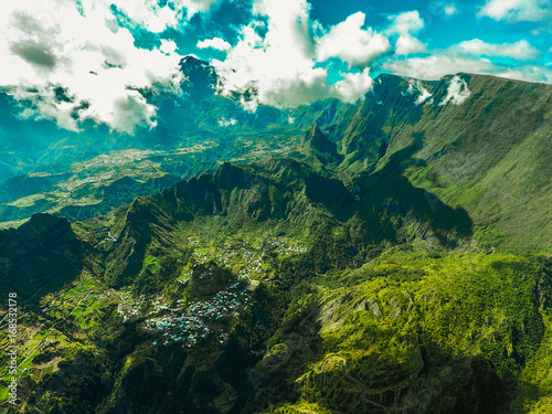 Midday Mountain Beauty - Cirque Cilaos vue du Dimitile - La Réunion photo
