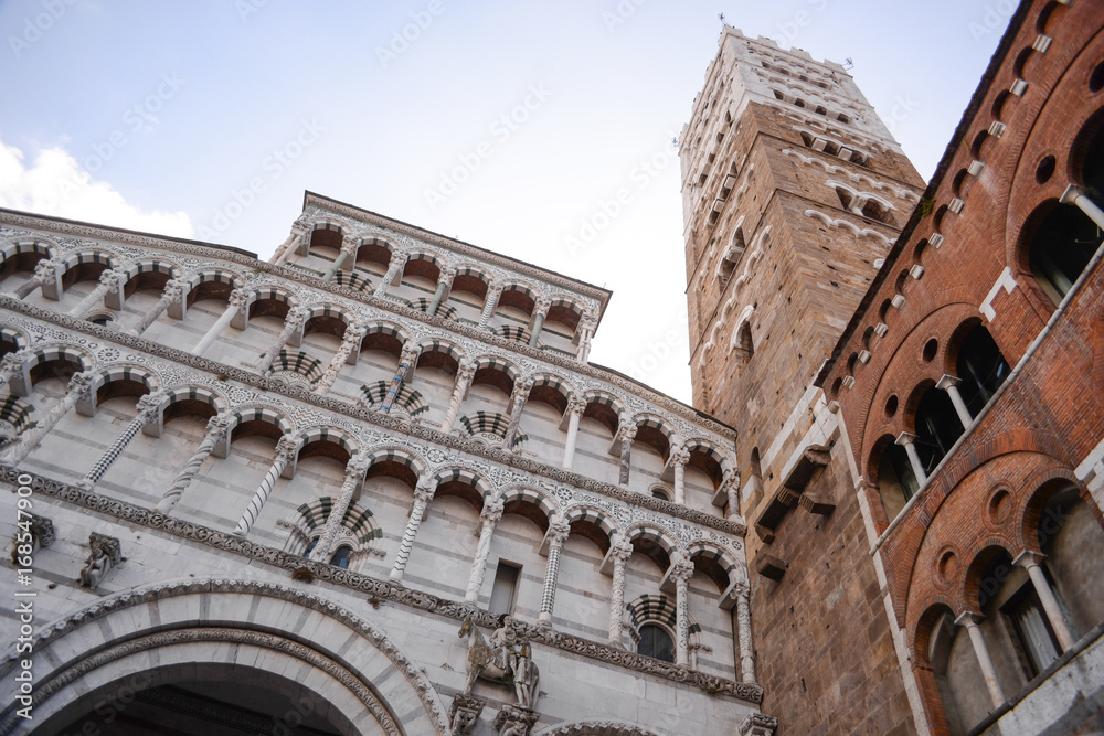 Facciata duomo e campanile di Lucca