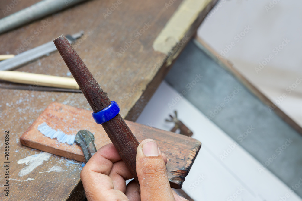 jewelry craftman measuring ring wax mold's size jewelry craftman measuring ring wax mold's size