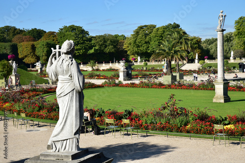 Fototapeta Naklejka Na Ścianę i Meble -  Jardin du Luxembourg en été à Paris, France