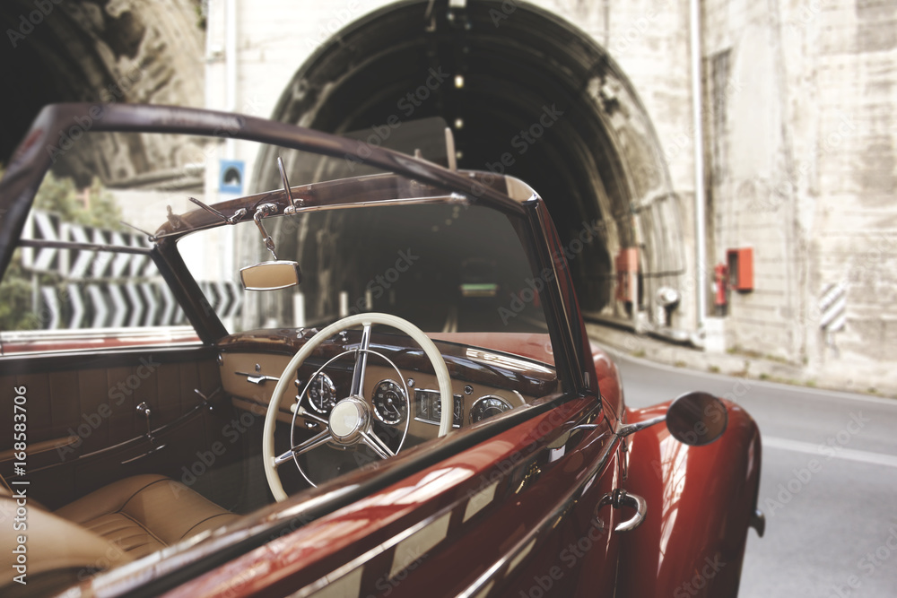 Fototapeta premium retro car and tunel