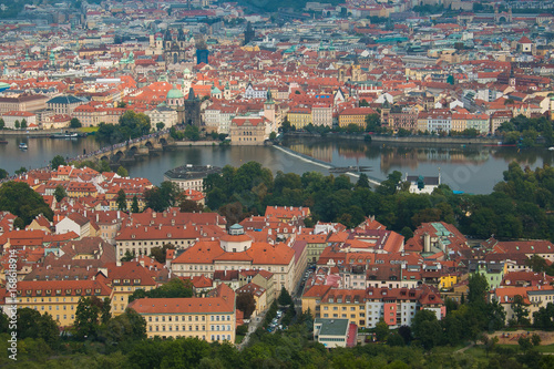 Fiume Moldava nel centro storico di Praga fotografato dall'alto photo