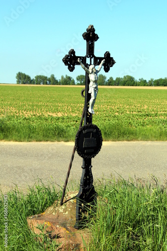 Wegekreuz in Erinnerung an Frauweiler photo