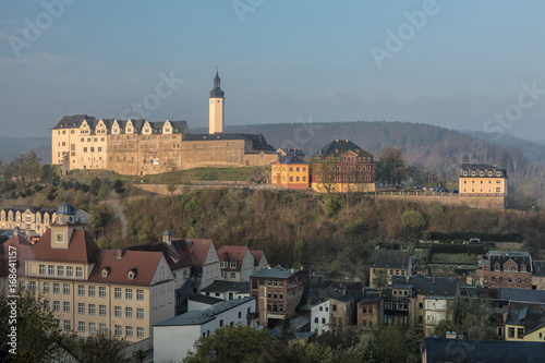 Das Obere Schloss in Greiz - die ersten Sonnenstrahlen photo