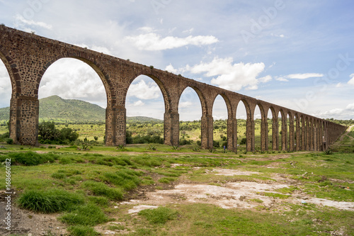 Aqueduct Tembleque uneso photo