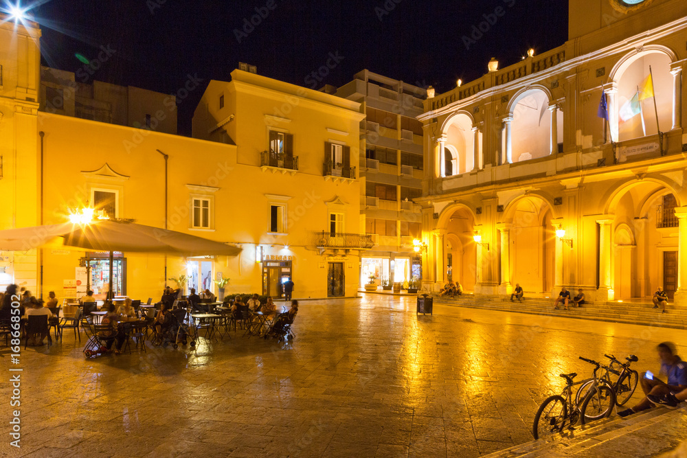 Marsala (Trapani, Italy) - Notturno della piazza centrale del paese con il  Palazzo VII Aprile o Palazzo della Loggia Stock Photo | Adobe Stock