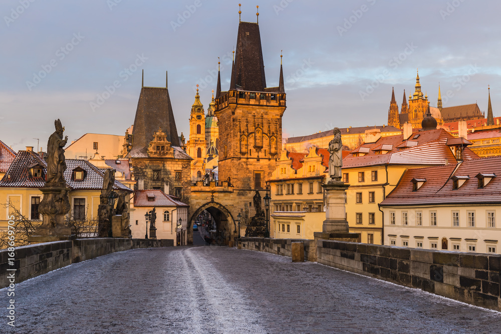 Fototapeta premium Charles bridge and Prague castle in winter, Prague, Czech Republic, Europe