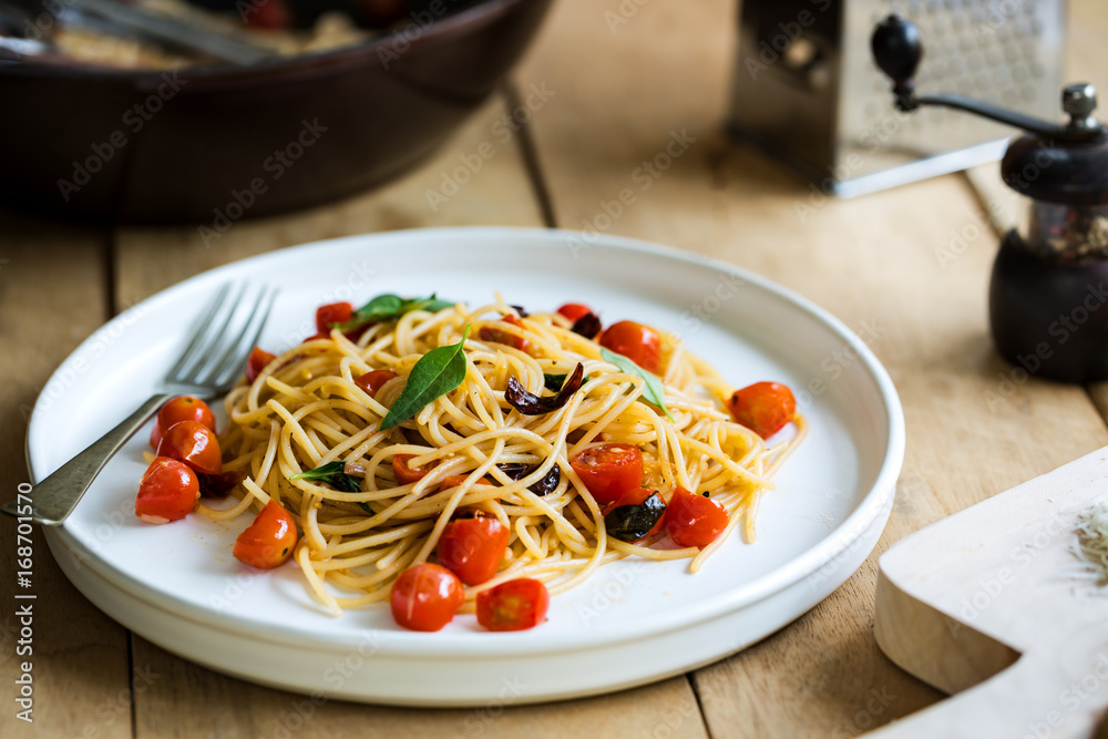 Spaghetti with Cherry tomatoes and dried chili Spaghetti with Cherry tomatoes and dried chili
