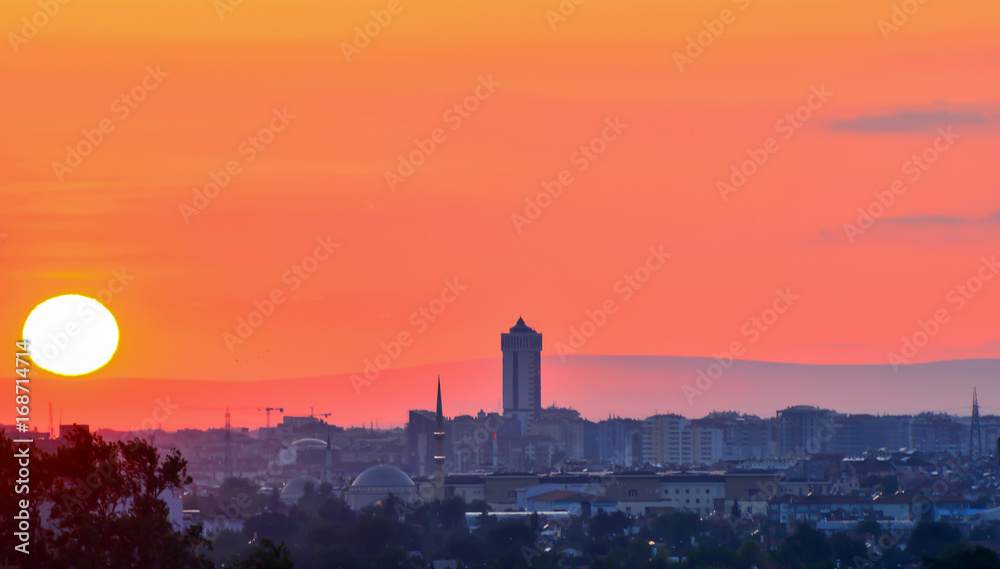 Şehrin İlk Gün Işığı
