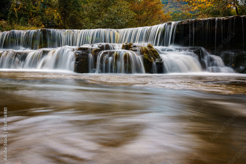 Obraz premium 紅葉の宮島峡 一の滝