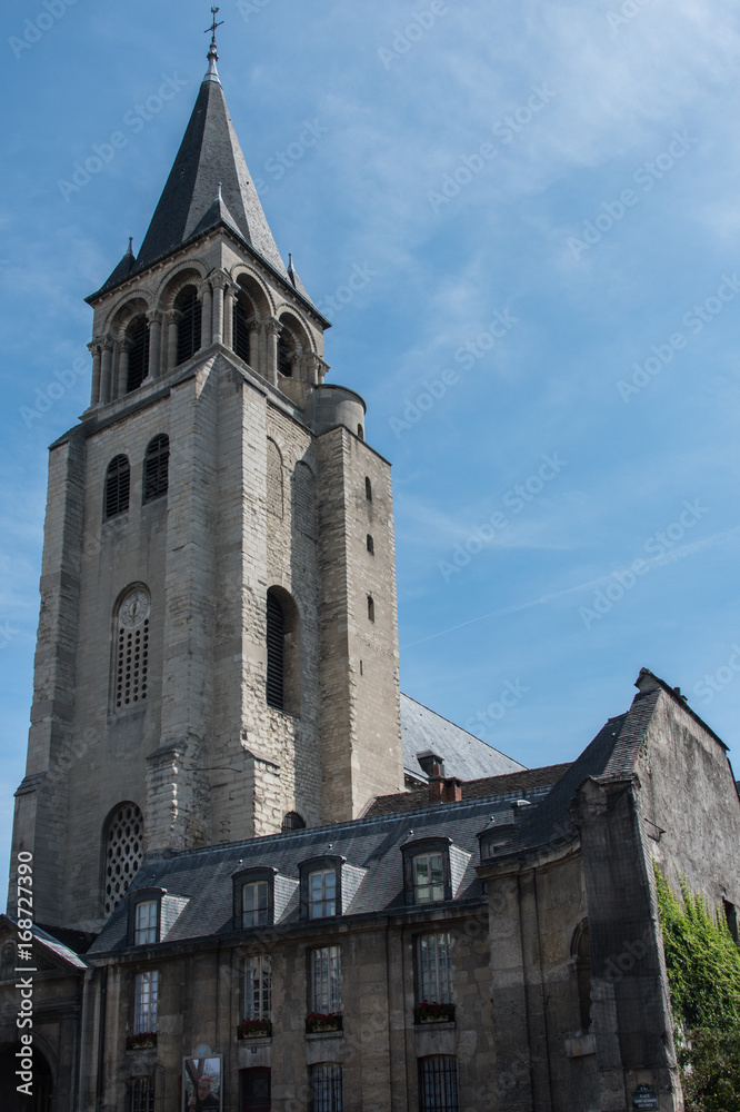 Vue de l'églse Saint Germain-des-Prés à Paris