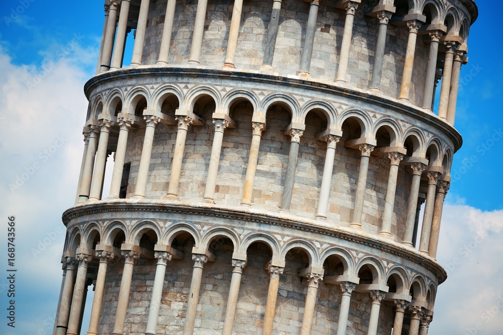 Leaning tower Pisa closeup