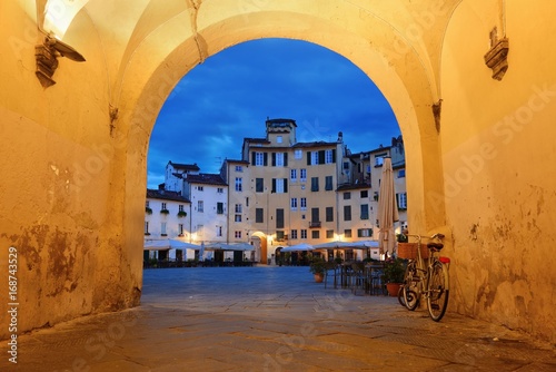 Piazza dell Anfiteatro Entrance night