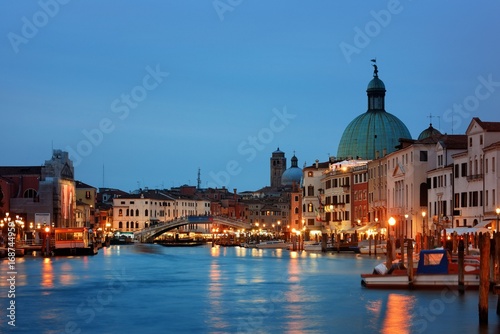 Venice canal night © rabbit75_fot