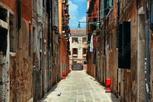Venice Alley View © rabbit75_fot