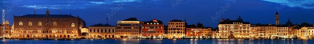 Fototapeta Panoramę Wenecji w nocnej panoramie