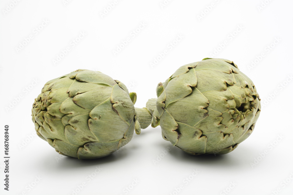 Obraz premium Alcachofas crudas
