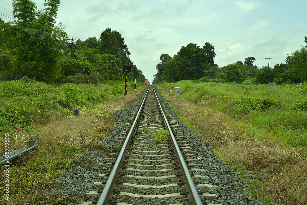 Obraz premium Gleise und Bahnübergang in Asien