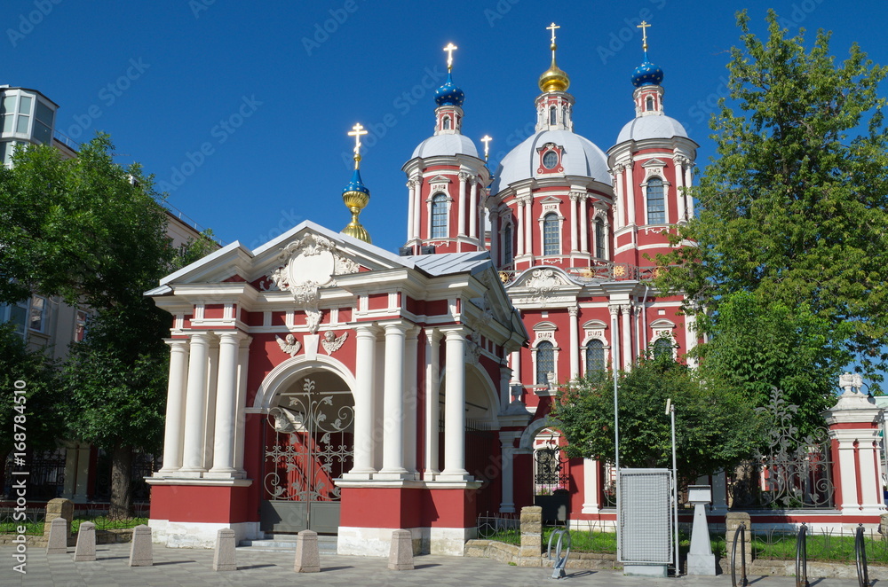 Fototapeta premium The temple of Martyr Clement the Pope of Rome in Zamoskvorechye, Moscow, Russia