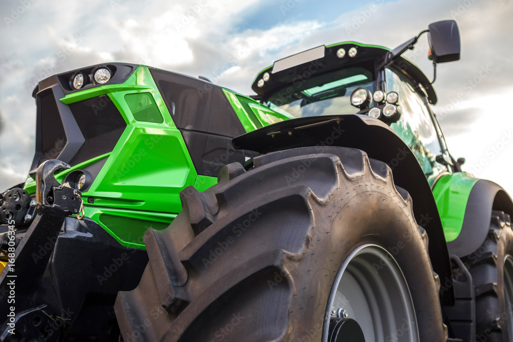 Obraz premium plain modern tractor