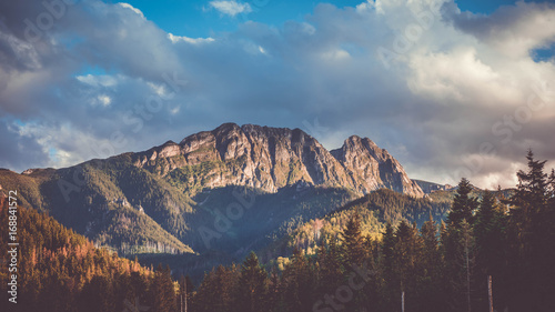 Fototapeta Naklejka Na Ścianę i Meble -  Sunny Mountains