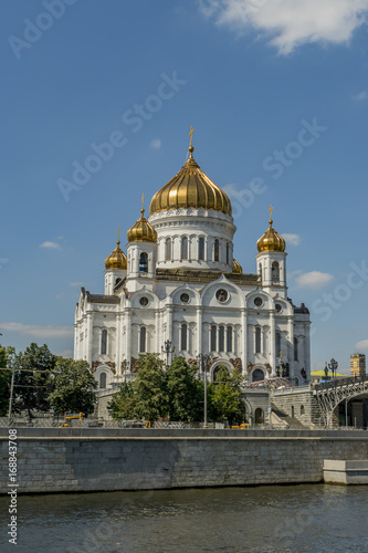 Temple of Christ the Savior in summer © IKvyatkovskaya