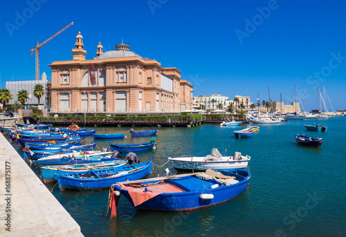 Fototapeta Naklejka Na Ścianę i Meble -  Bari, Italy - The capital of Apulia region, a big city on the Adriatic sea, with historic center named Bari Vecchia and the famous waterfront