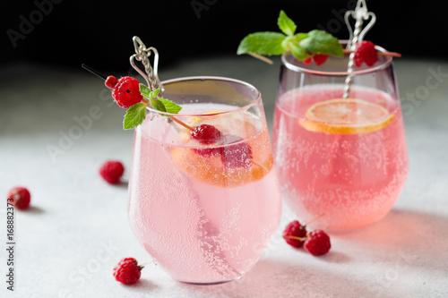 Sparklind pink raspberry lemonade
