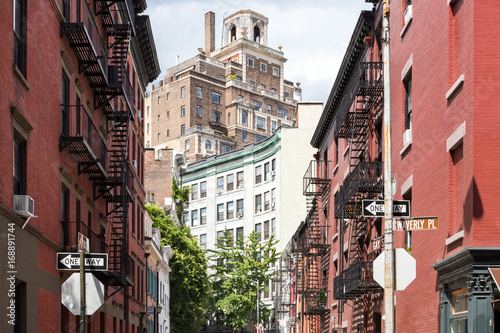 Canvas Print Gay Street and Waverly Place intersection in the historic Greenwich Village neig