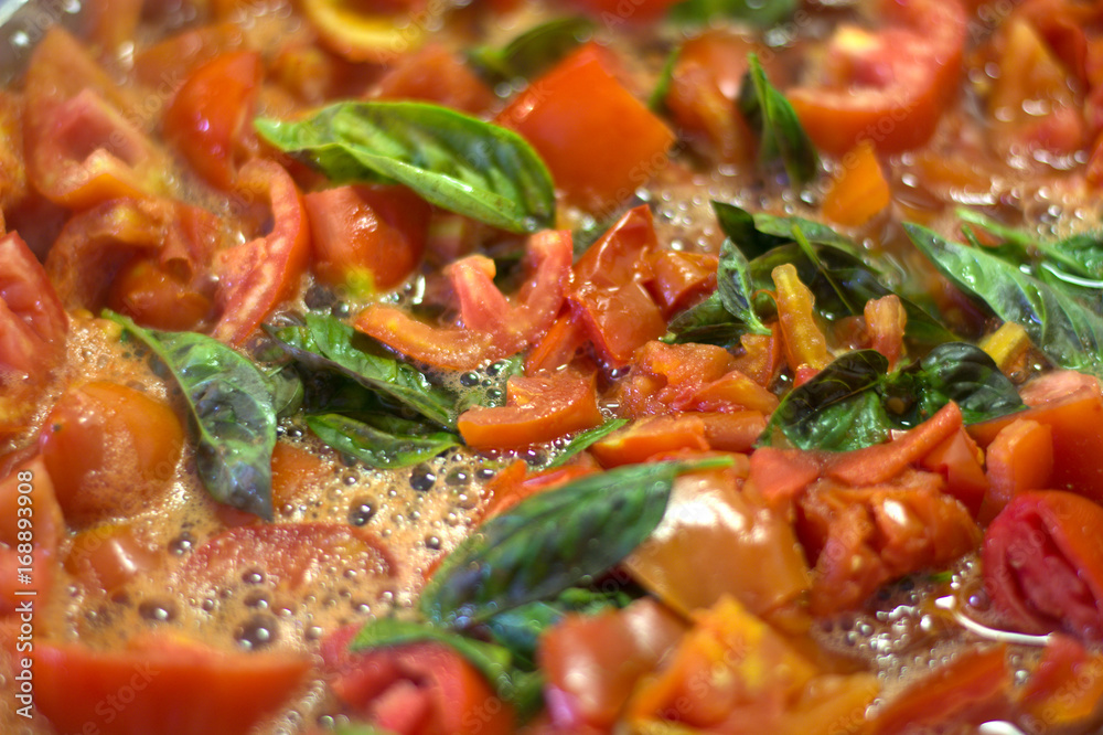 Bolle la passata di pomodoro Bolle la passata di pomodoro