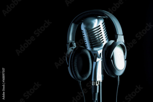 audio microphone retro style