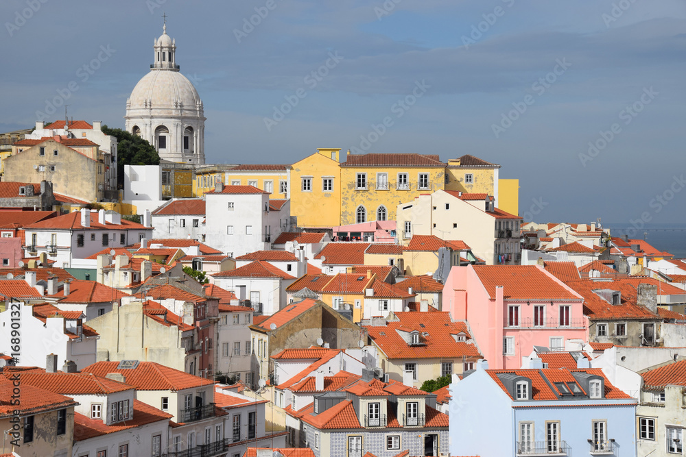 Lissaboner Altstadt mit der Kirche der heiligen Engrácia,