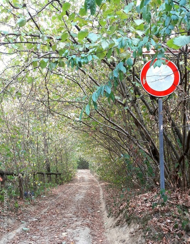 Divieto di accesso al parco photo