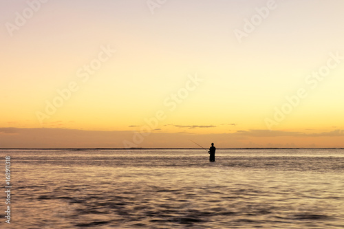 Pécheur Mauricien au soleil couchant © GSM
