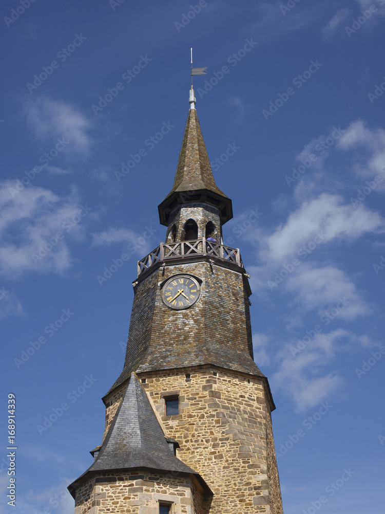 Torre del reloj / Clock tower. Dinan. Bretaña. Francia