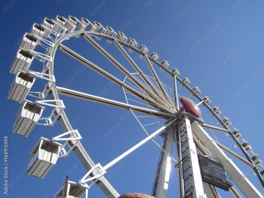 Spaß mit Riesenrad auf Kramermarkt Spaß mit Riesenrad auf Kramermarkt