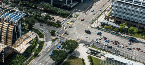 messy cars at the intersection