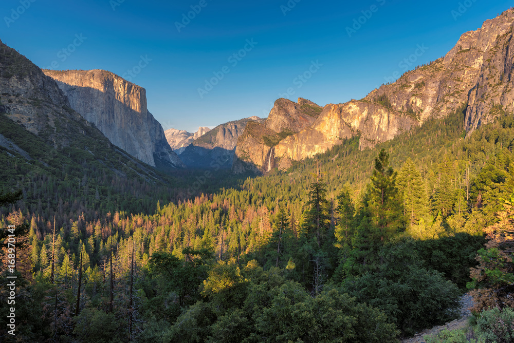 Yosemite Valley at sunset, Yosemite National Park, California.